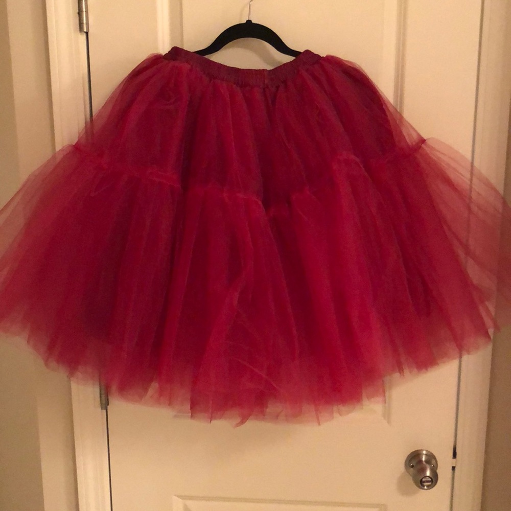 Mini burgundy tulle